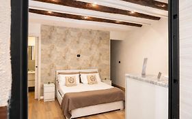 Montesantogroup Holiday House